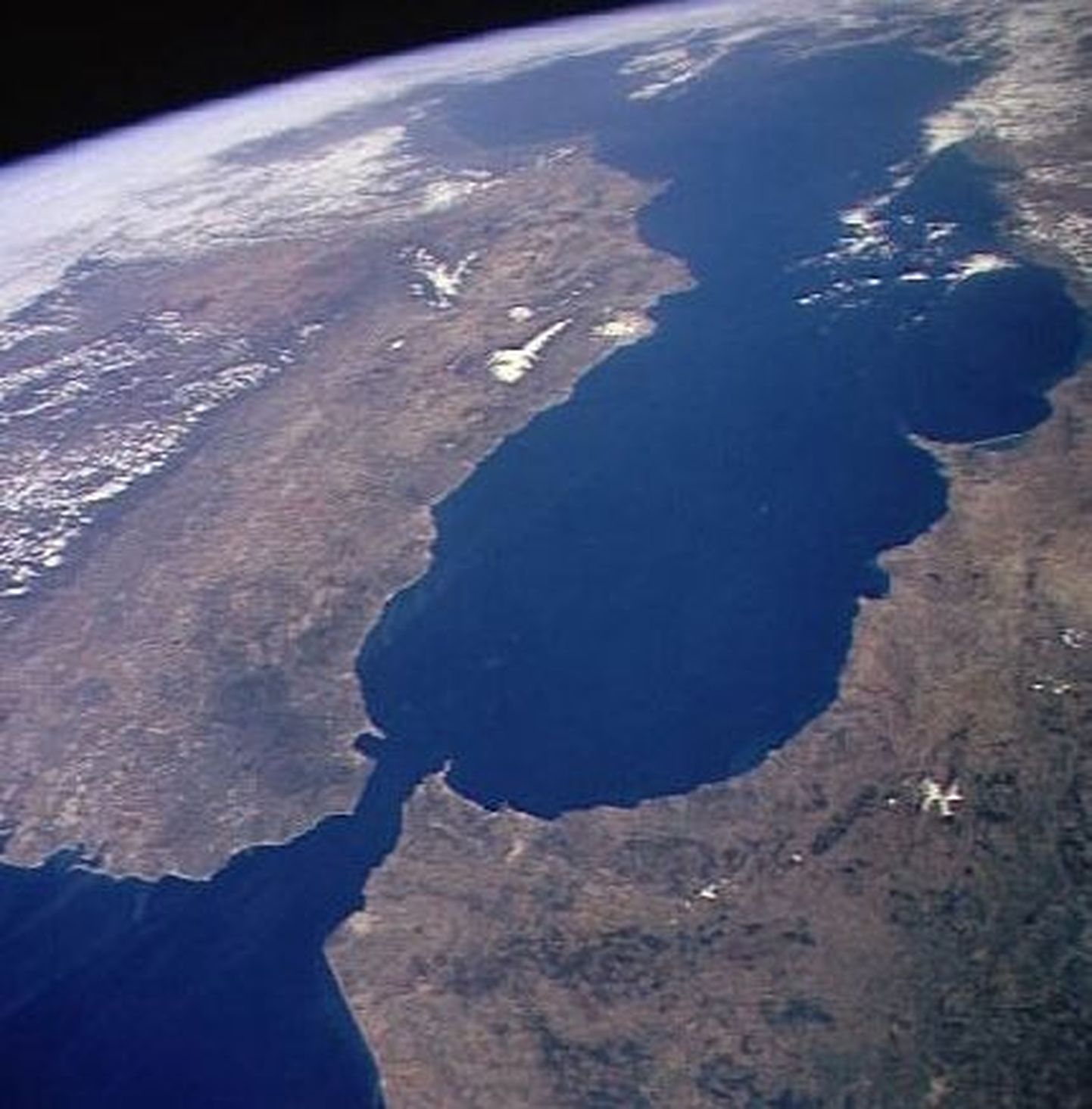 Satelliidifoto Gibraltari väinast ja Vahemerest