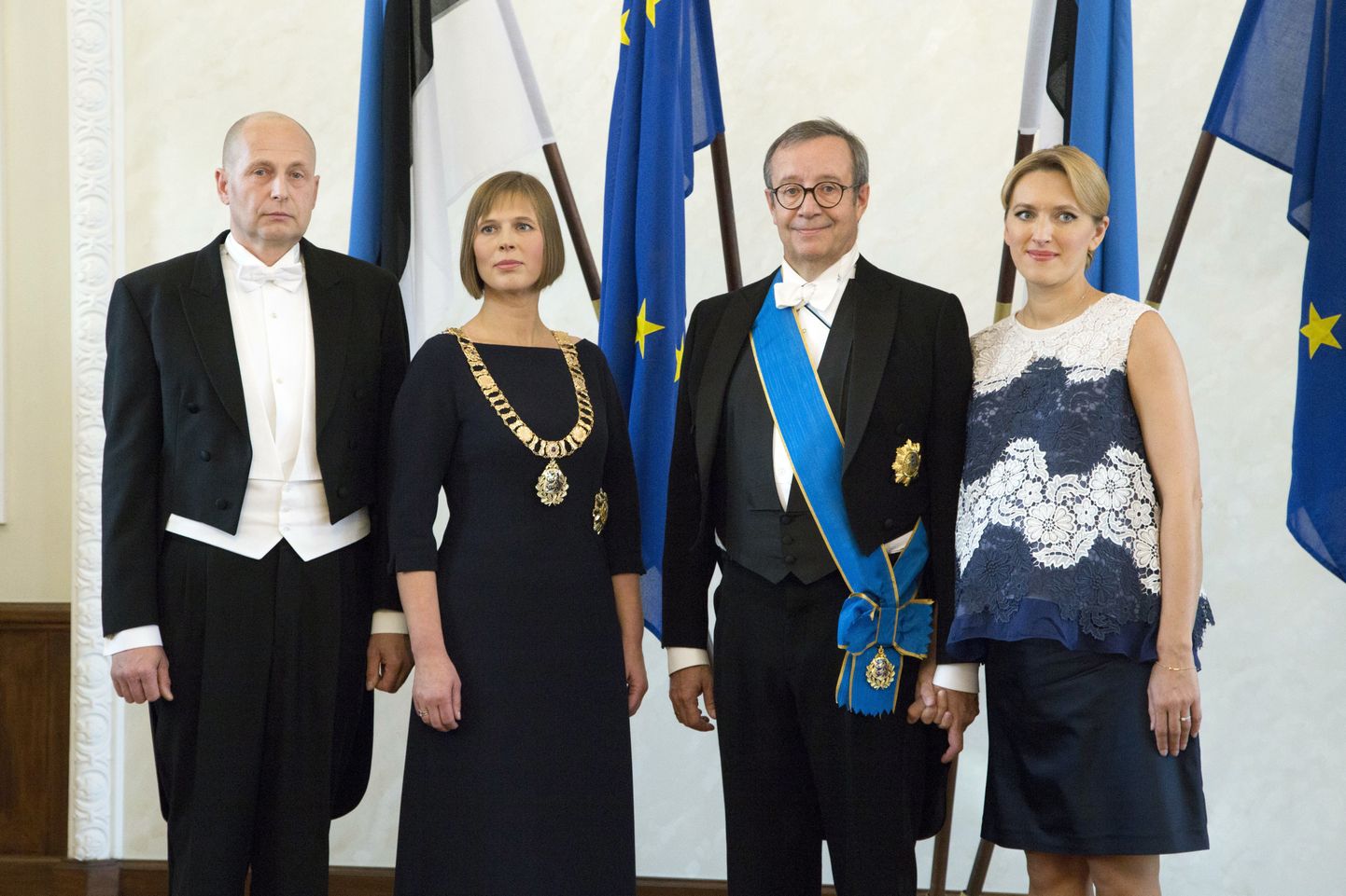 President Kersti Kaljulaidi abikaasa Georgi-Rene Maksimovski loobub küll ametiautost ja sekretärist, kuid mitte presidendi abikaasale ette nähtud esindustasust