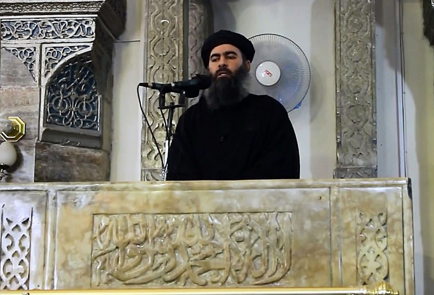 Islamiriigi liider Abu Bakr al-Baghdadi Mosulis peetud palvusel.