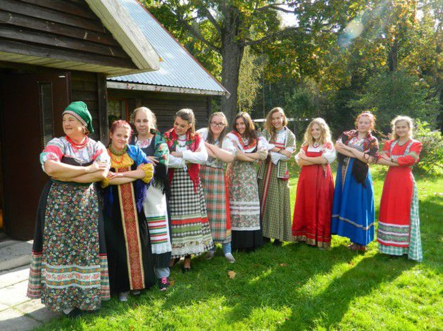 Paikuse kooli üheksandikud käisid Vene talus sarafanipäeval.