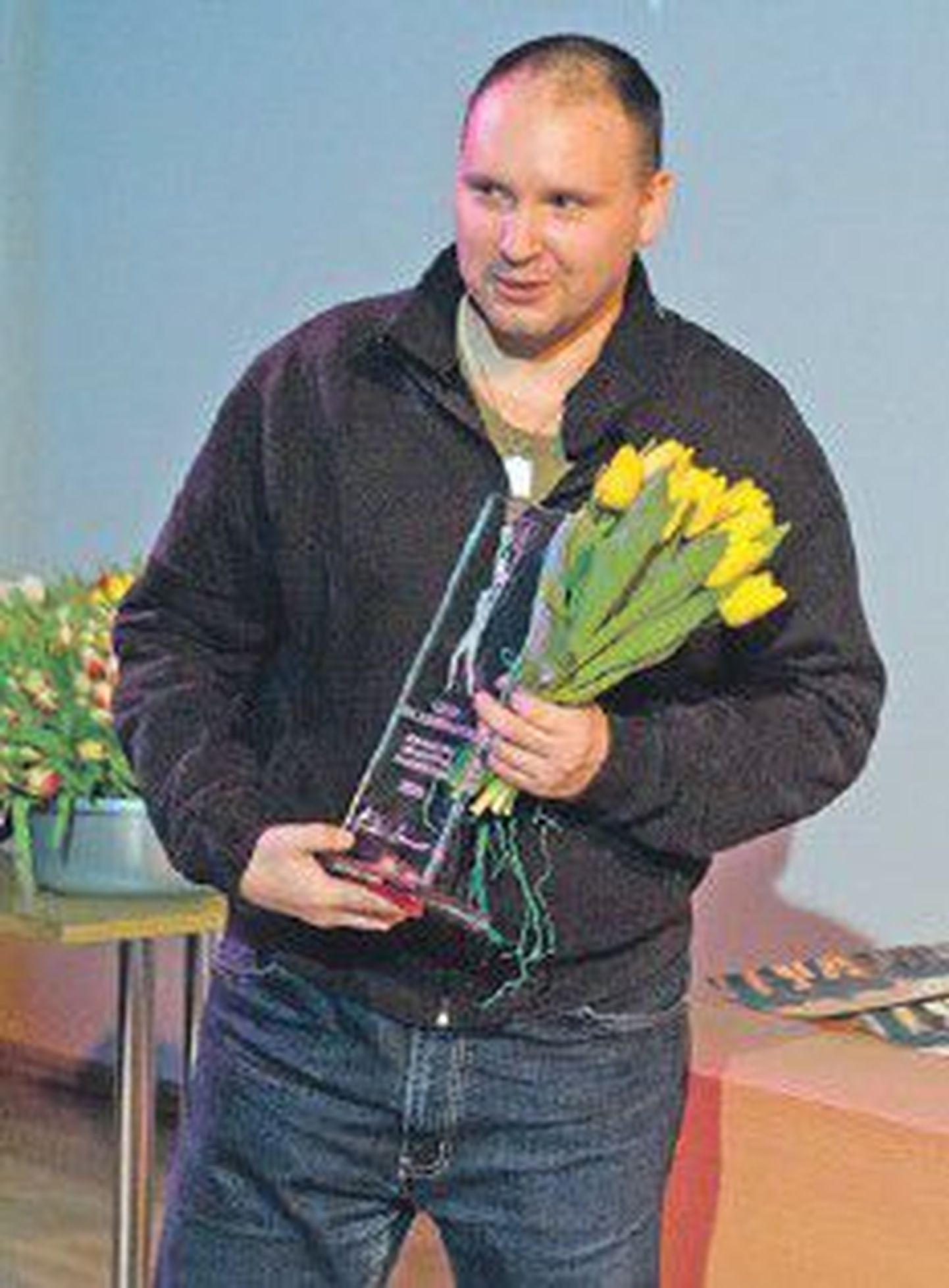 Андрей Иванов получает в марте 2010 года премию Капитала культуры в категории «Проза» за книгу «Путешествие Ханумана на Лоллоланд».