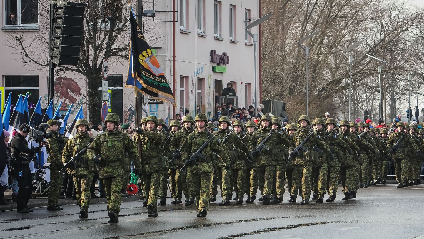 Pärnu Keskväljakul toimus Eesti Vabariigi 96. aastapäeva paraad.
