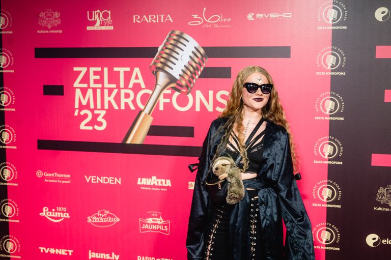 "Zelta Mikrofona '23" sarkanais paklājs