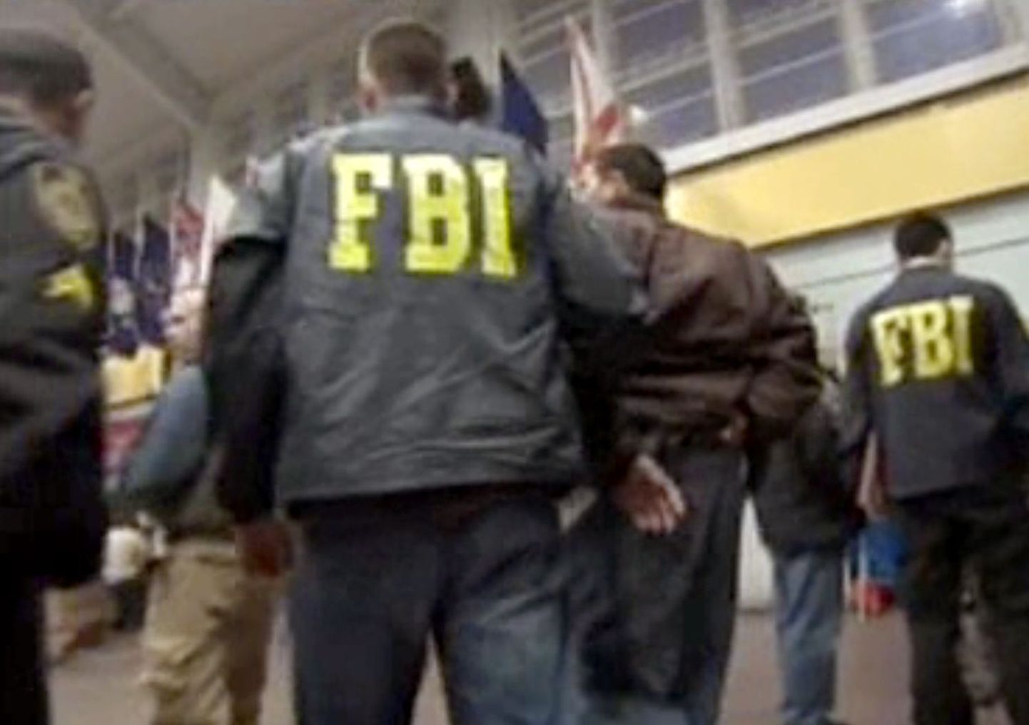 FBI vahistas rekordilise arvu maffiasse kuulumises süüdistatavaid. Kaader AP videost.