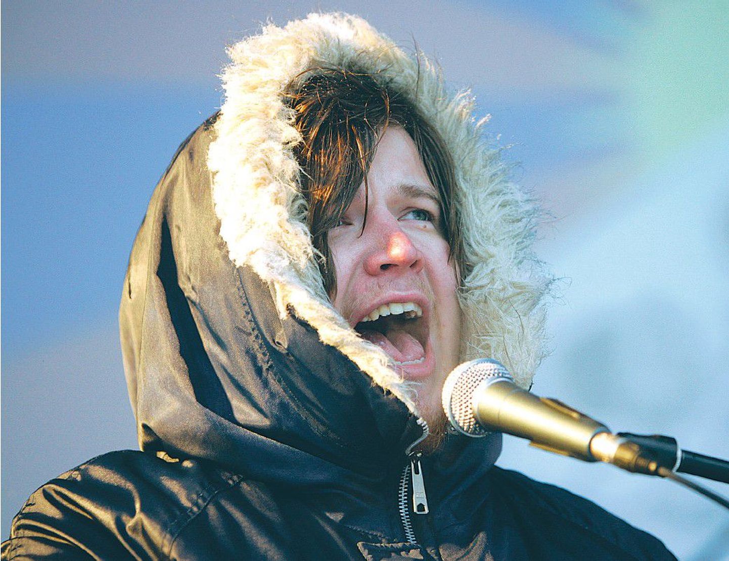 Luuletaja ja muusik Chalice mullu märtsis Tallinnas, rahvusraamatukogu ees, laulmas Tiibeti eest.