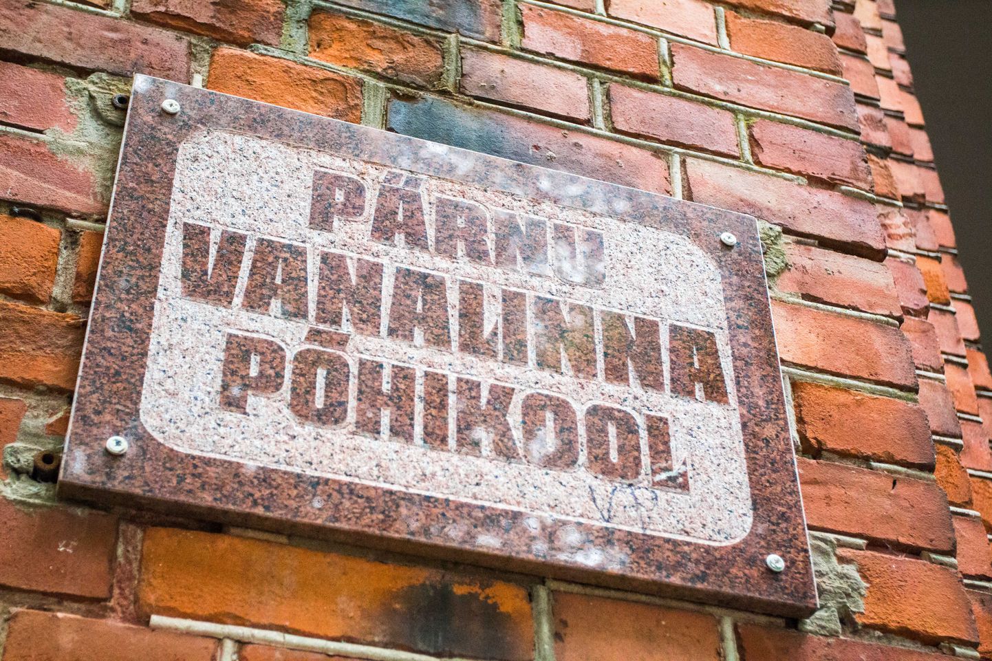 Pärnu Vanalinna kool kolib, kolimisteenus, kolimine