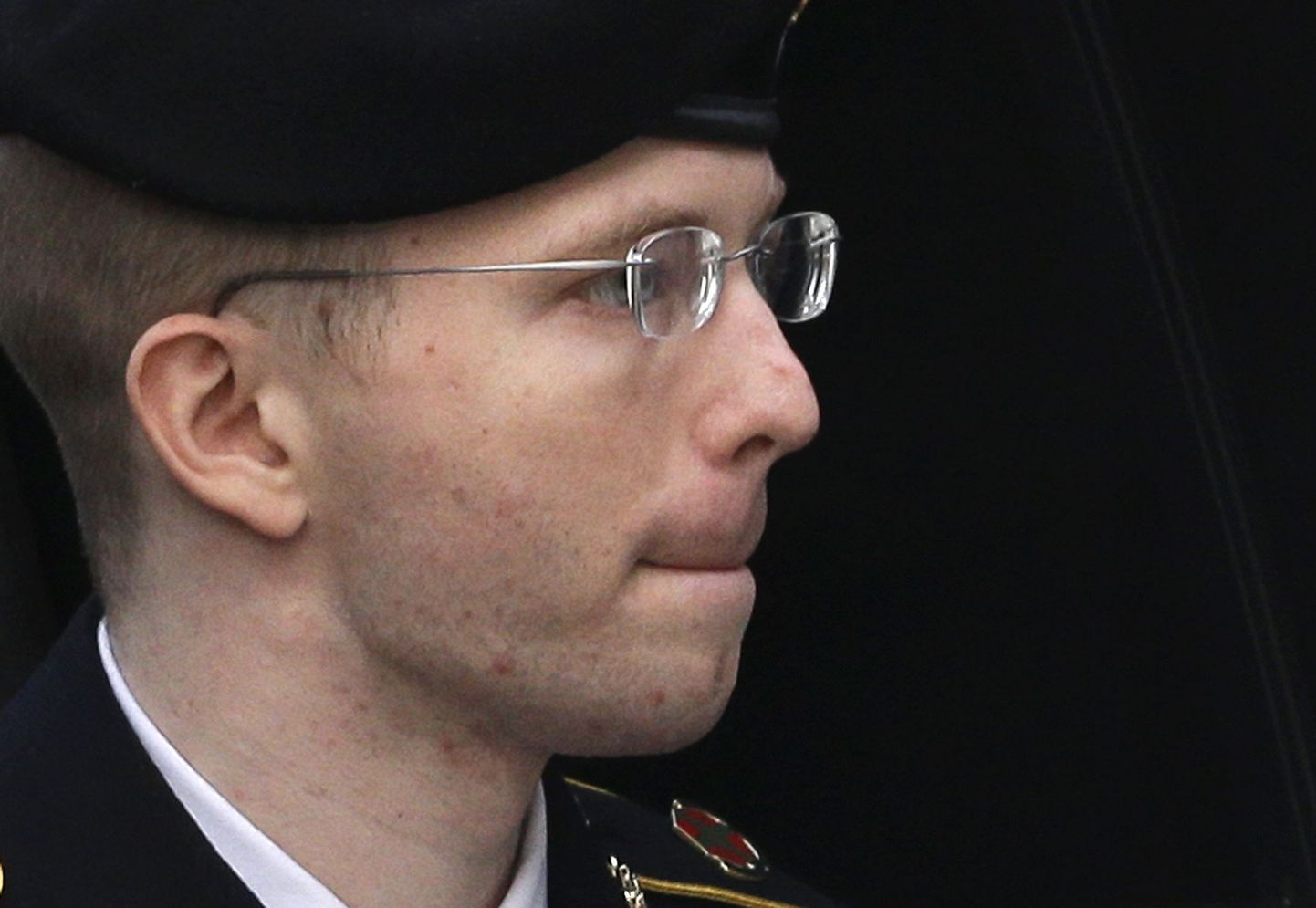 Wikileaksile dokumente lekitanud Bradley Manning täna kohtumajas.