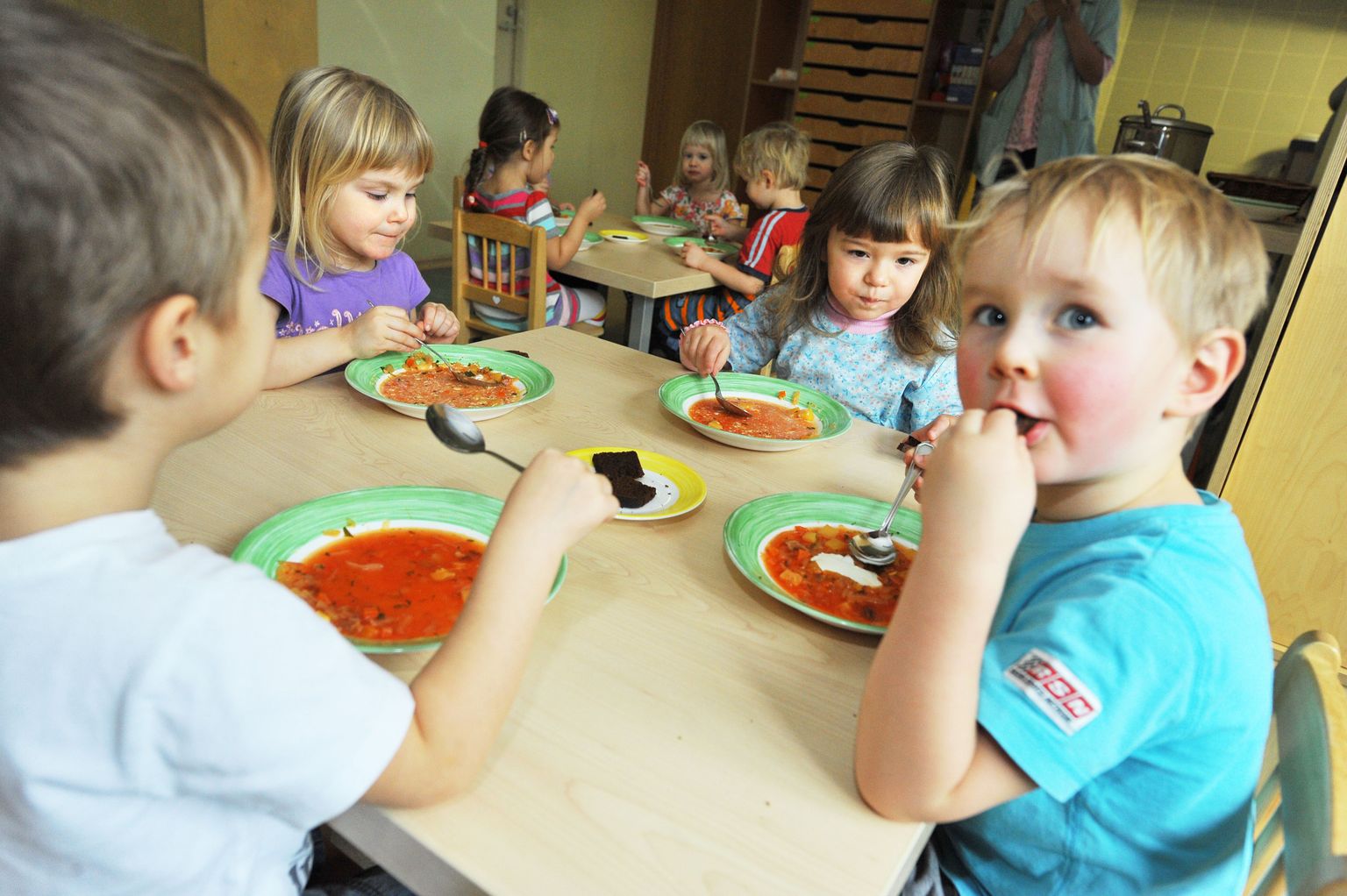 Toidu pakkumisel on hädavajalik teada lapse allergiaid.