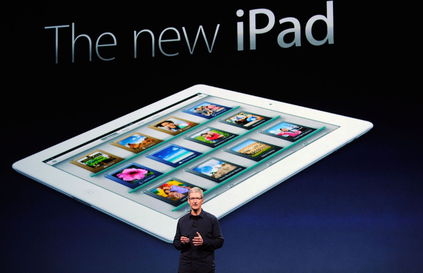 Apple'i tegevjuht Tim Cook uut iPadi tutvustamas.