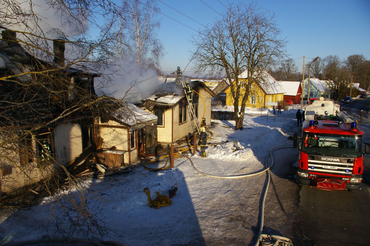28. jaanuaril Viljandimaal Kõpu vallas elumaja ja vallamaja ühishoone tulekahju.