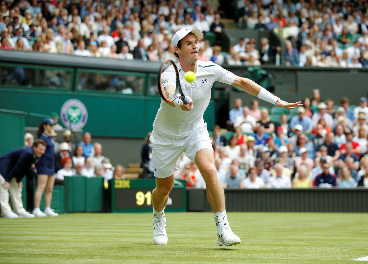 Andy Murray alustas Wimbledoni kiire võiduga.
