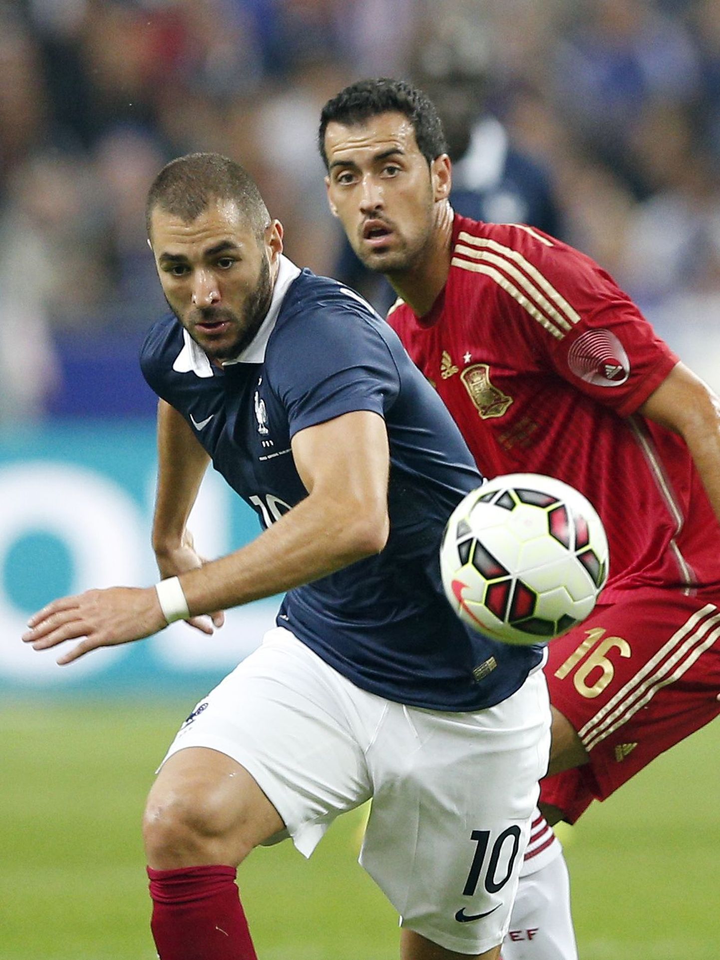 Prantslane Karim Benzema (vasakul) ja Sergio Busquets.