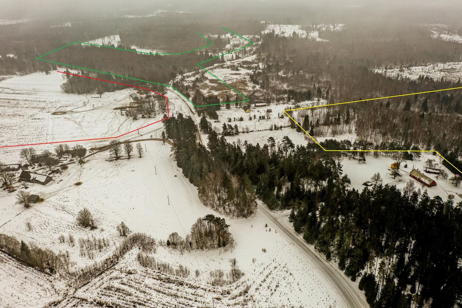 Kollasega on märgitud soovitud kaevanduse esimene osa, punasega teine osa ja rohelisega tulevikku planeeritud kolmas osa.