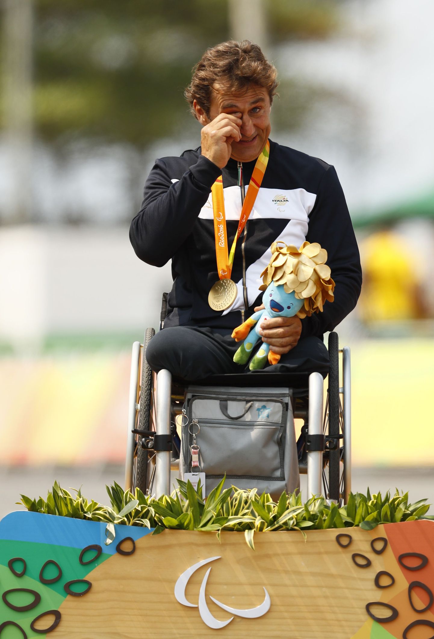 Алессандро Дзанарди после победы в Рио.
