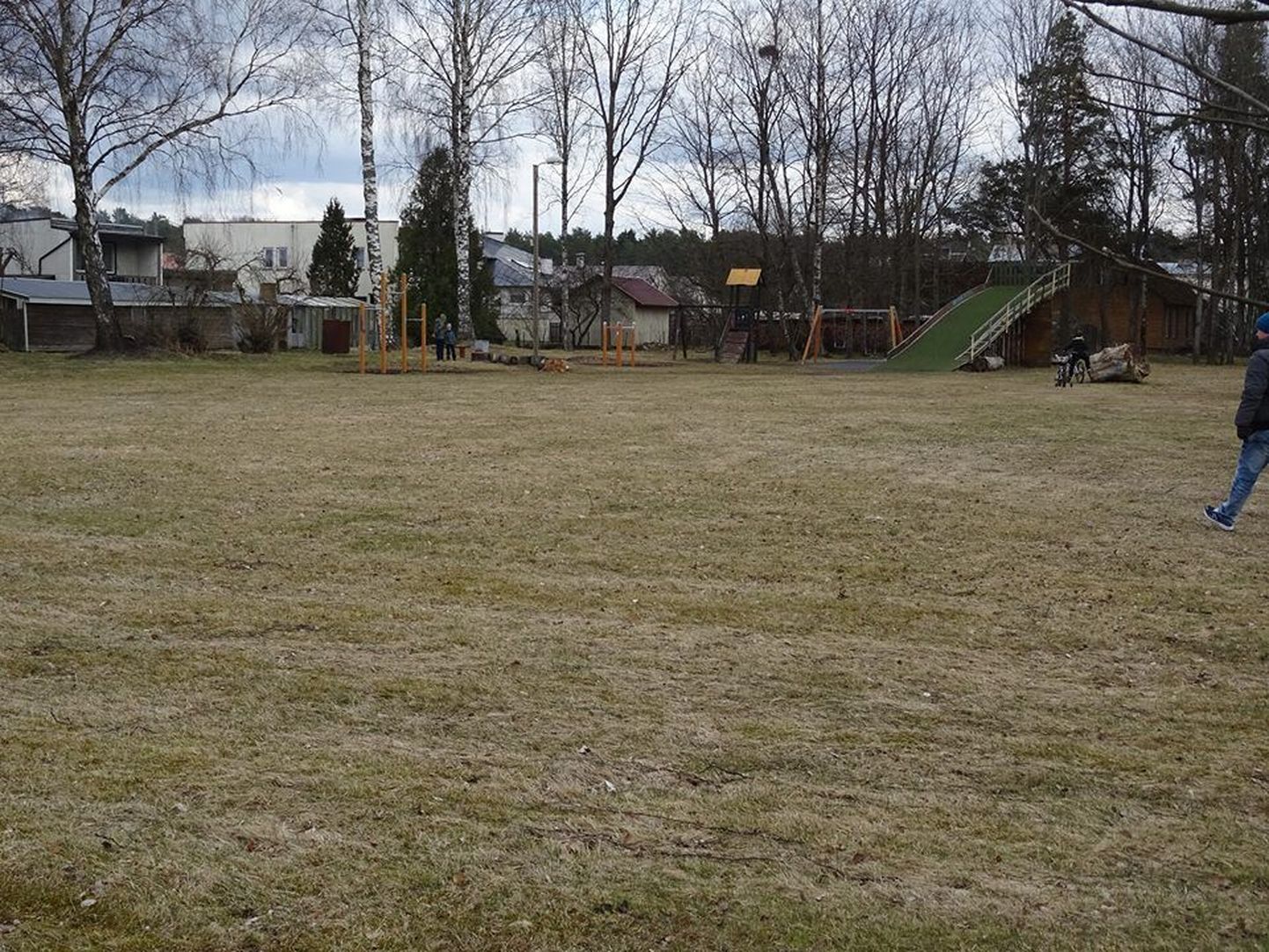 Pärnus Raekülas asuvasse Sepa parki rajatakse projekti "Võrguplatsid korda" raames uus võrguplats.