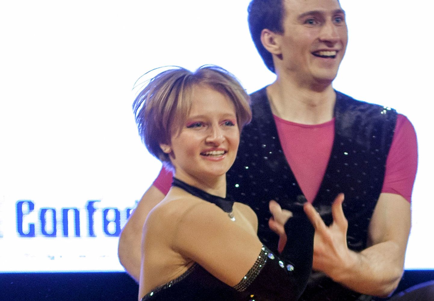 Катерина Тихонова (слева).