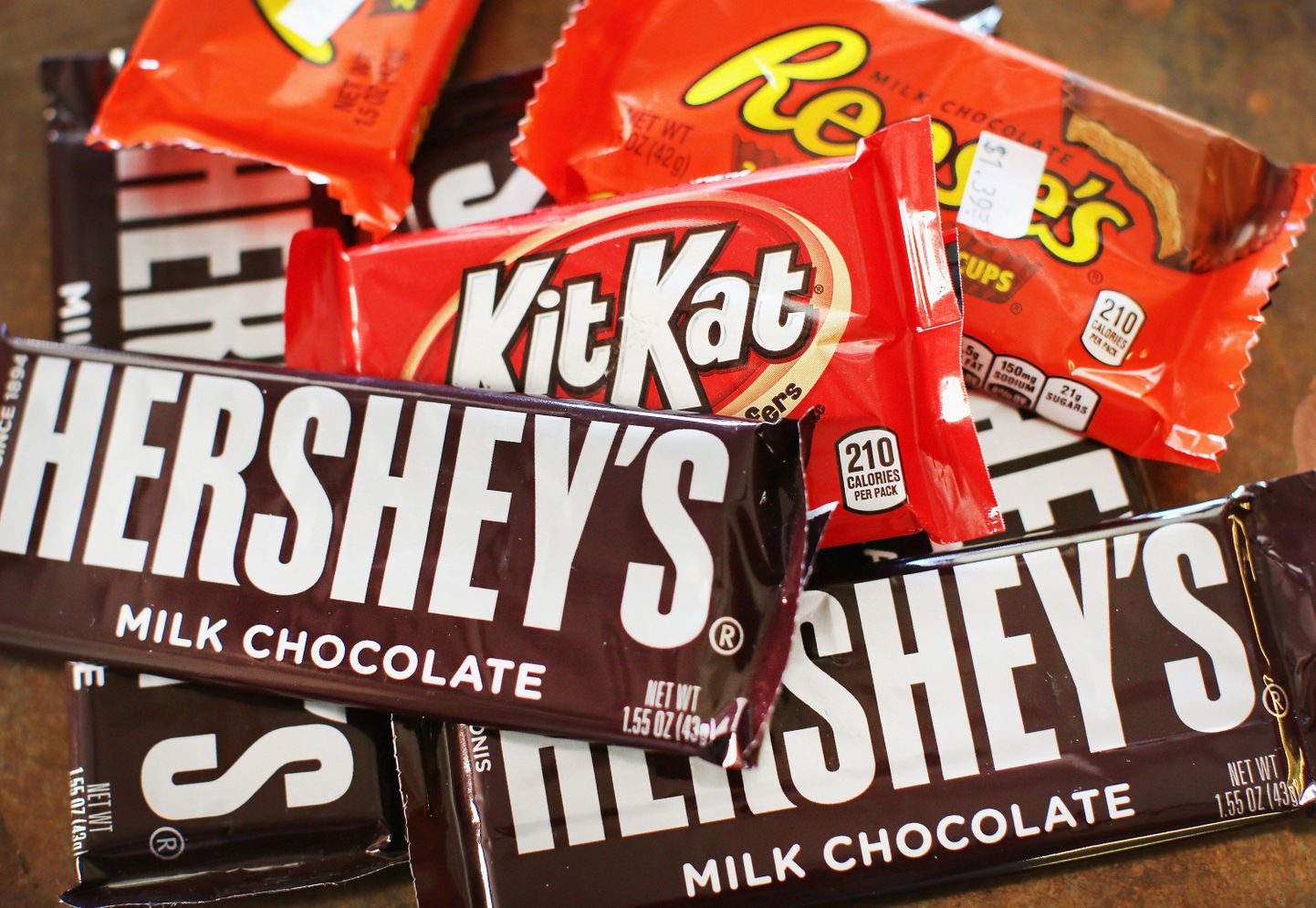 Hershey oli esimesena suurtest tootjatest sunnitud šokolaadi hindu tõstma.