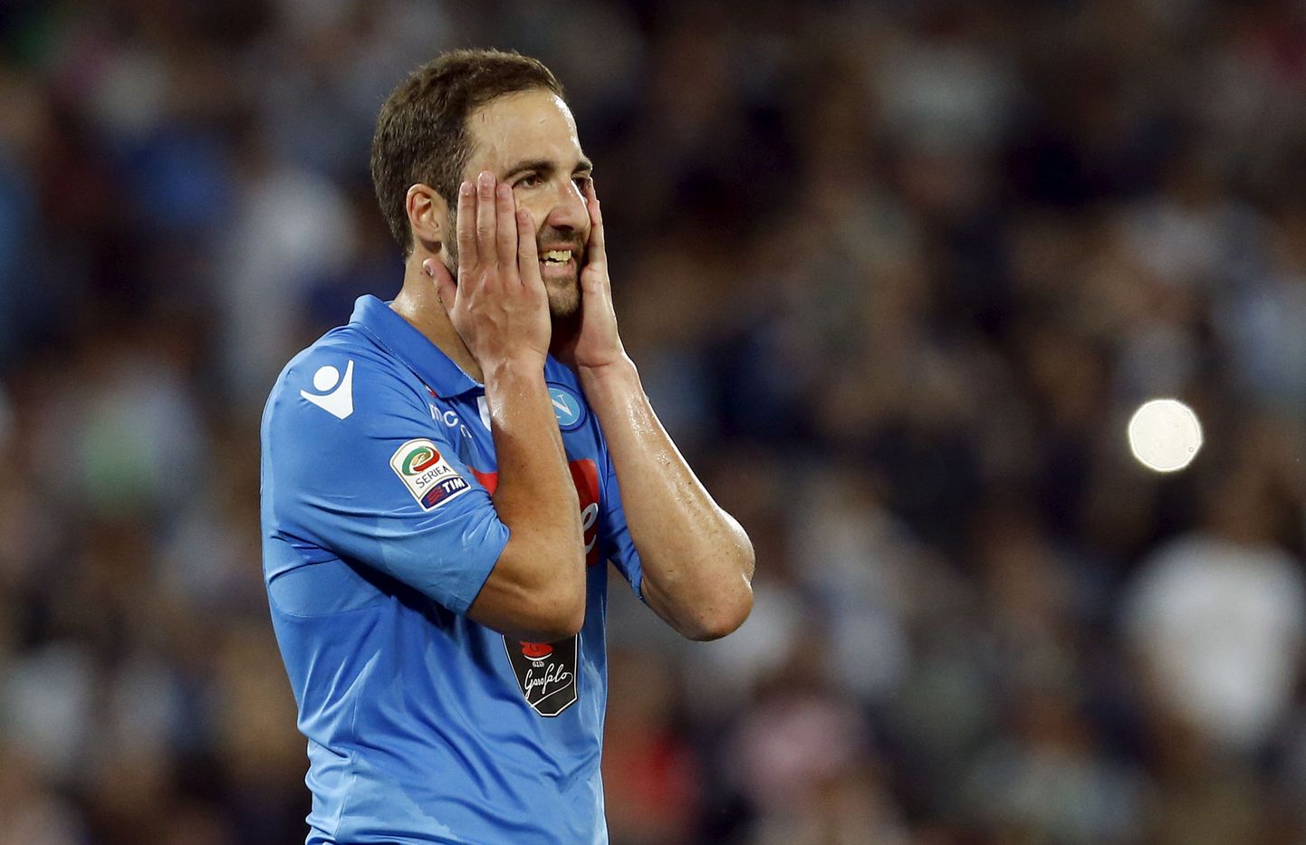 Gonzalo Higuain lõi Rooma Lazio võrku küll kaks palli, aga tähtsa penalti saatis ta siiski üle värava.