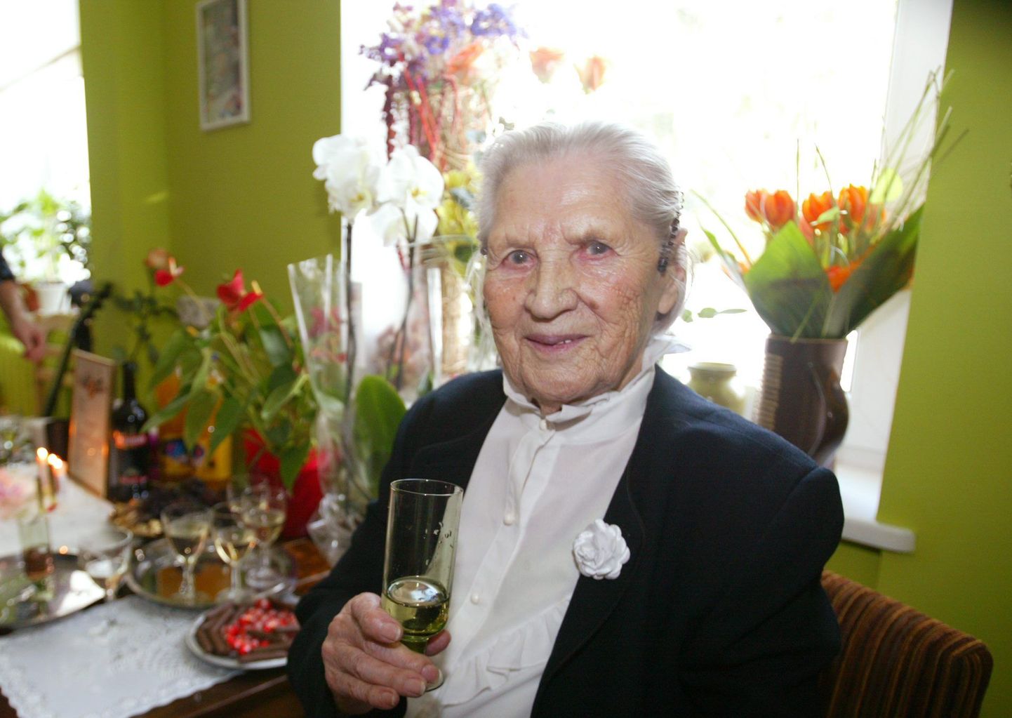 Rakvere linna elanik Elfriede-Helene Kukk tähistas reedel oma 105.sünnipäeva.