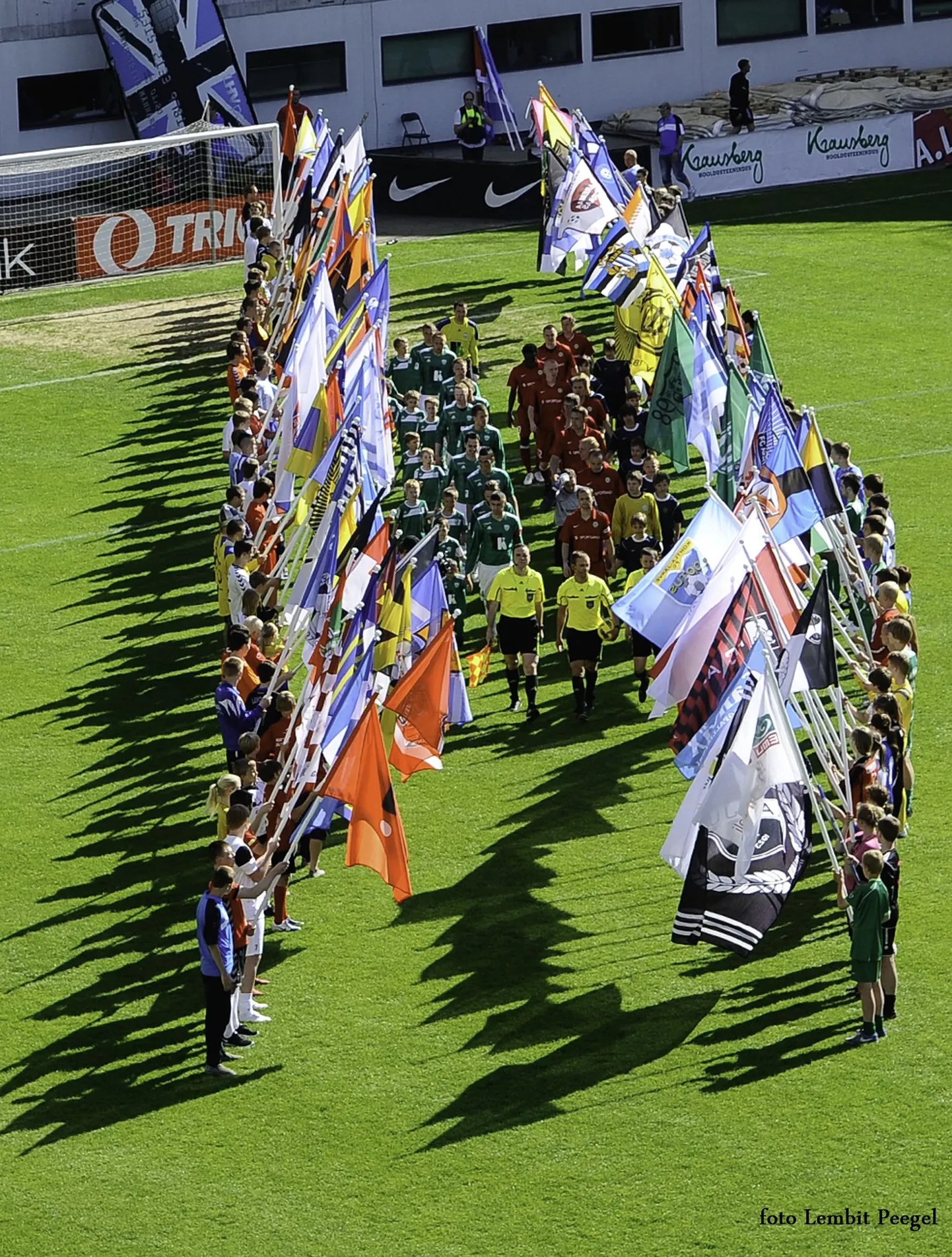 Торжественная церемония перед финальным матчем Кубка Эстонии по футболу.