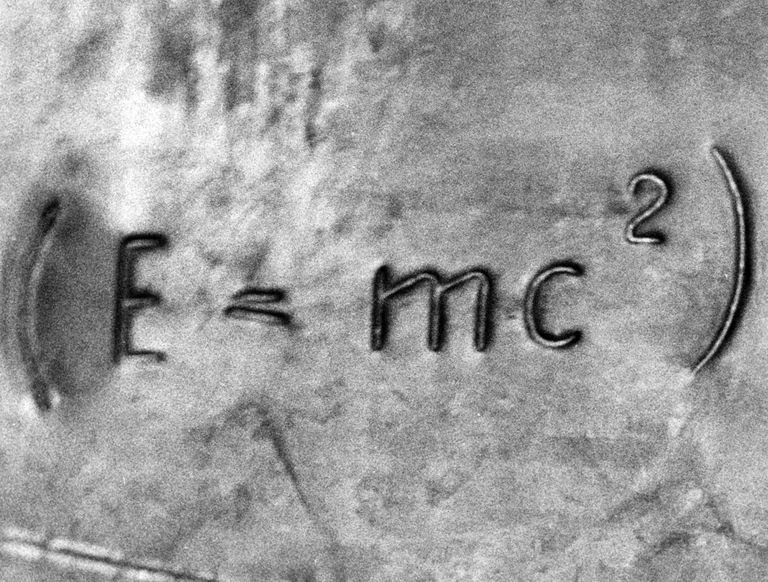 Albert Einsteini kuulus võrrand E=mc2. Foto: picture alliance / Georg Göbel / Scanpix