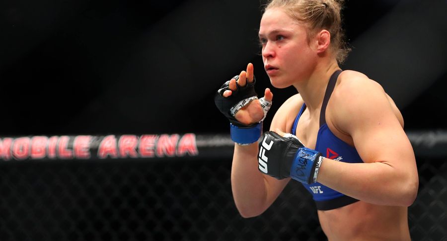 Бывшая чемпионка UFC Роузи вышла замуж Бывшая чемпионка UFC Роузи вышла замуж