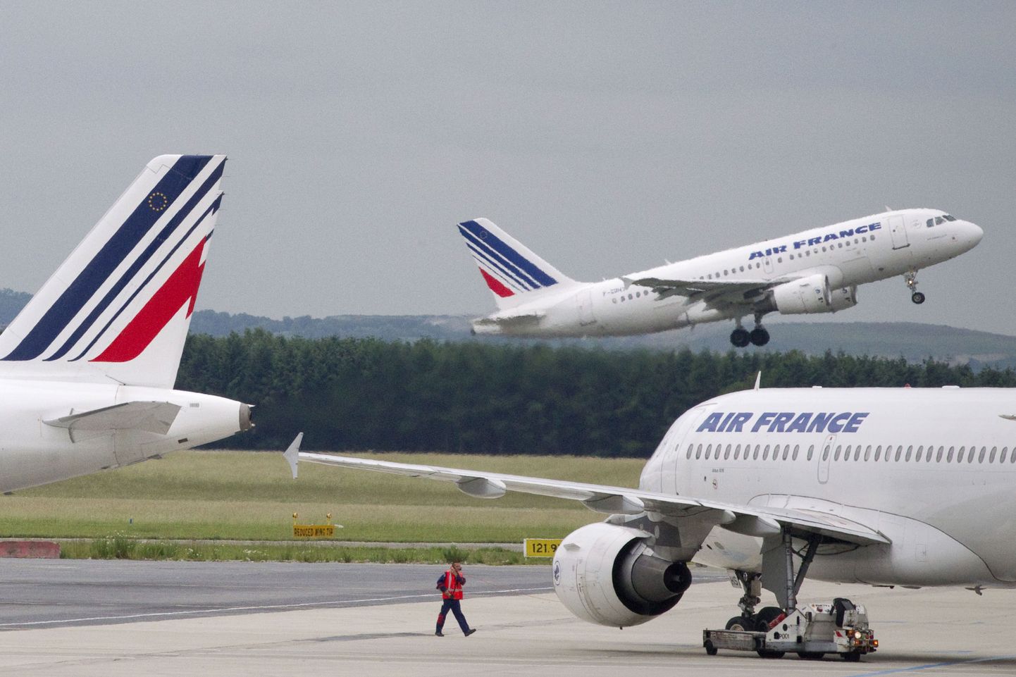 Air France lennukid Charles de Gaulle lennujaamas.