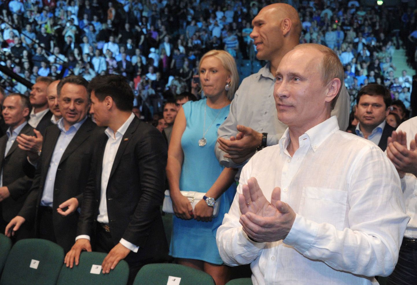 Nikolai Valujev Vladimir Putini seljatagsut valvamas