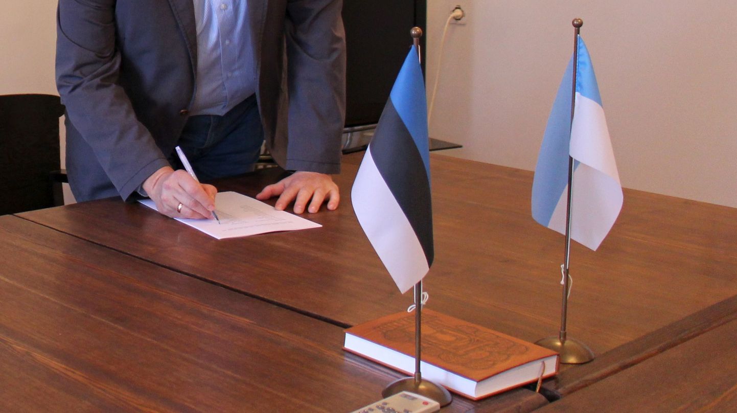 Reformierakond ja IRL allkirjastasid koalitsioonilepingu 22. aprilli keskpäeval Viljandi rakeojas.