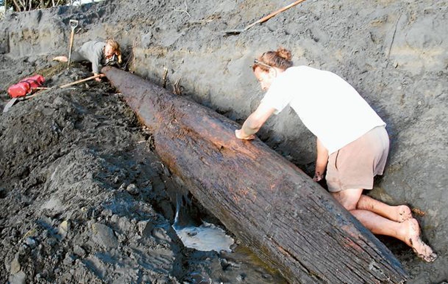 Uus-Meremaalt leiti 600 aasta vanune kanuu