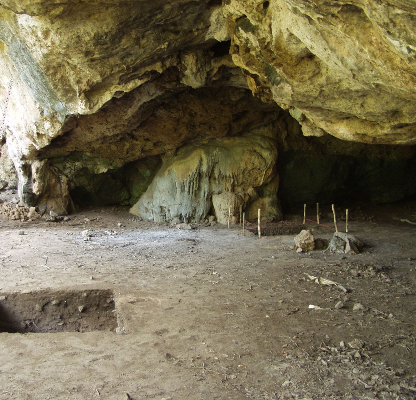 Koobas Ida-Timoril, kust leiti tõendid iidse kalapüügi ja konksude kohta