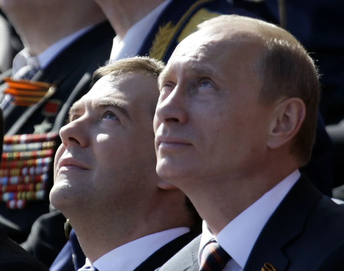 Vene Föderatsiooni president Dmitri Medvedev (vasakul) ja peaminister Vladimir Putin.