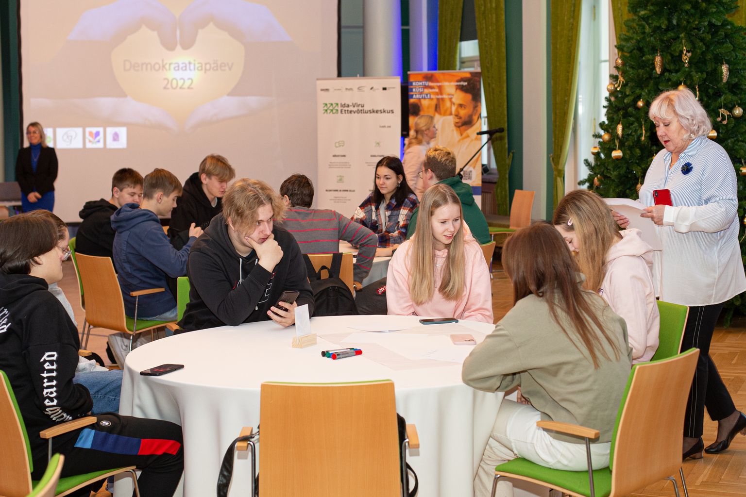 Demokraatiapäev Kohtla-Järve kultuurikeskuses.