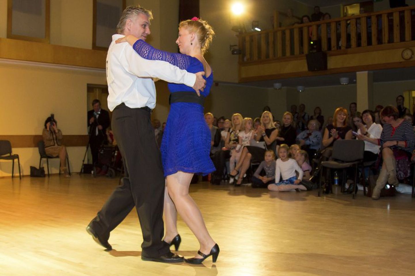 Anneli Siimussaar ja Kalev Reinert tantsivad koos juba teist hooaega ning sammud klapivad neil oivaliselt. Nagu Kalev ütleb, on tantsust veelgi olulisem mõnus seltskond.