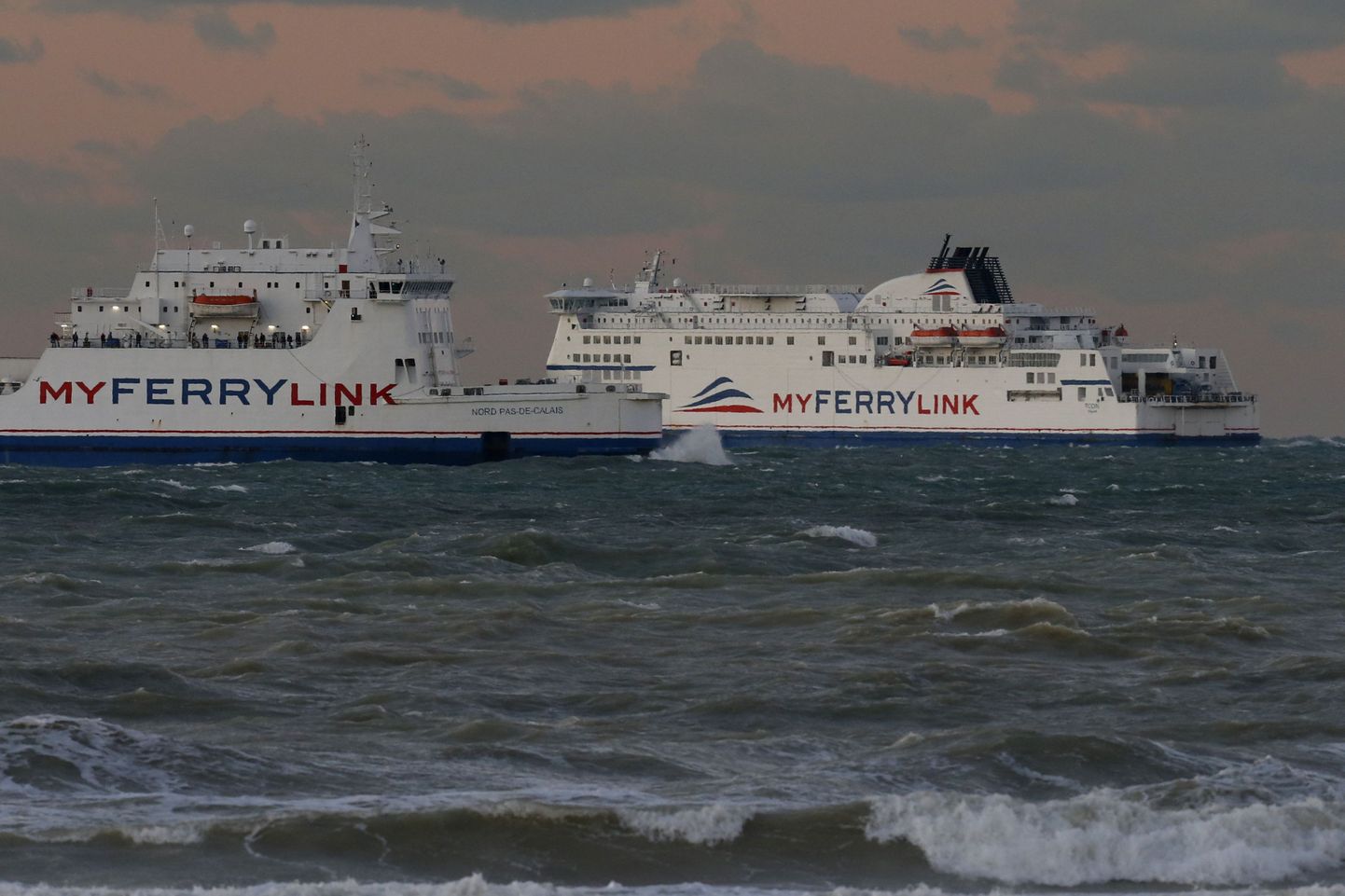 Üle La Manche'i sõitvad MyFerryLinki parvlaevad.