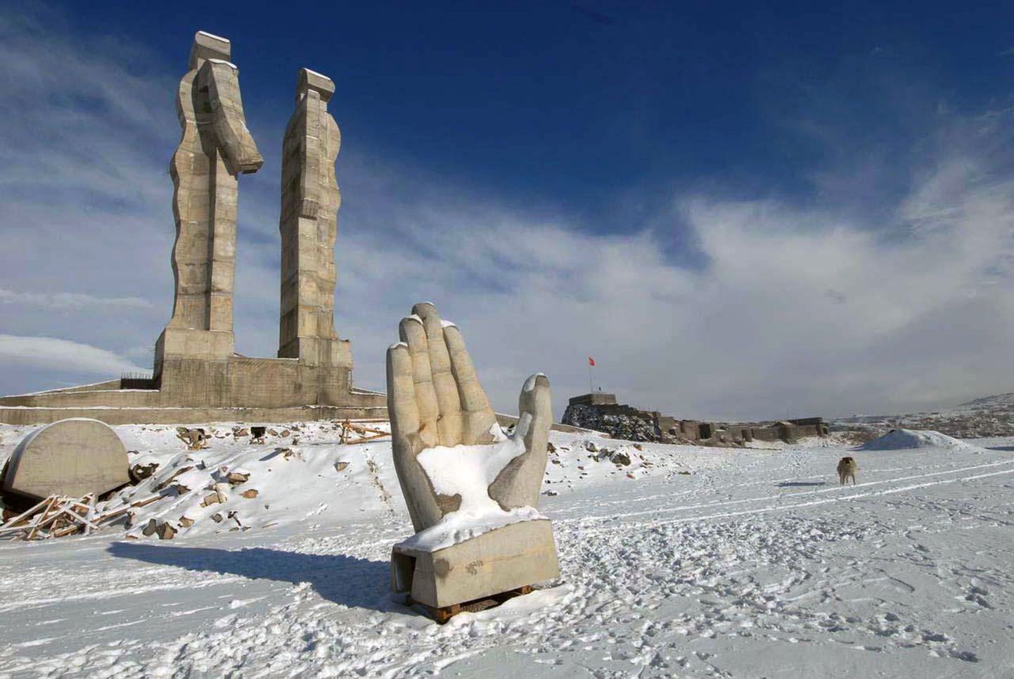 Памятник, который не понравился премьеру Турции.
