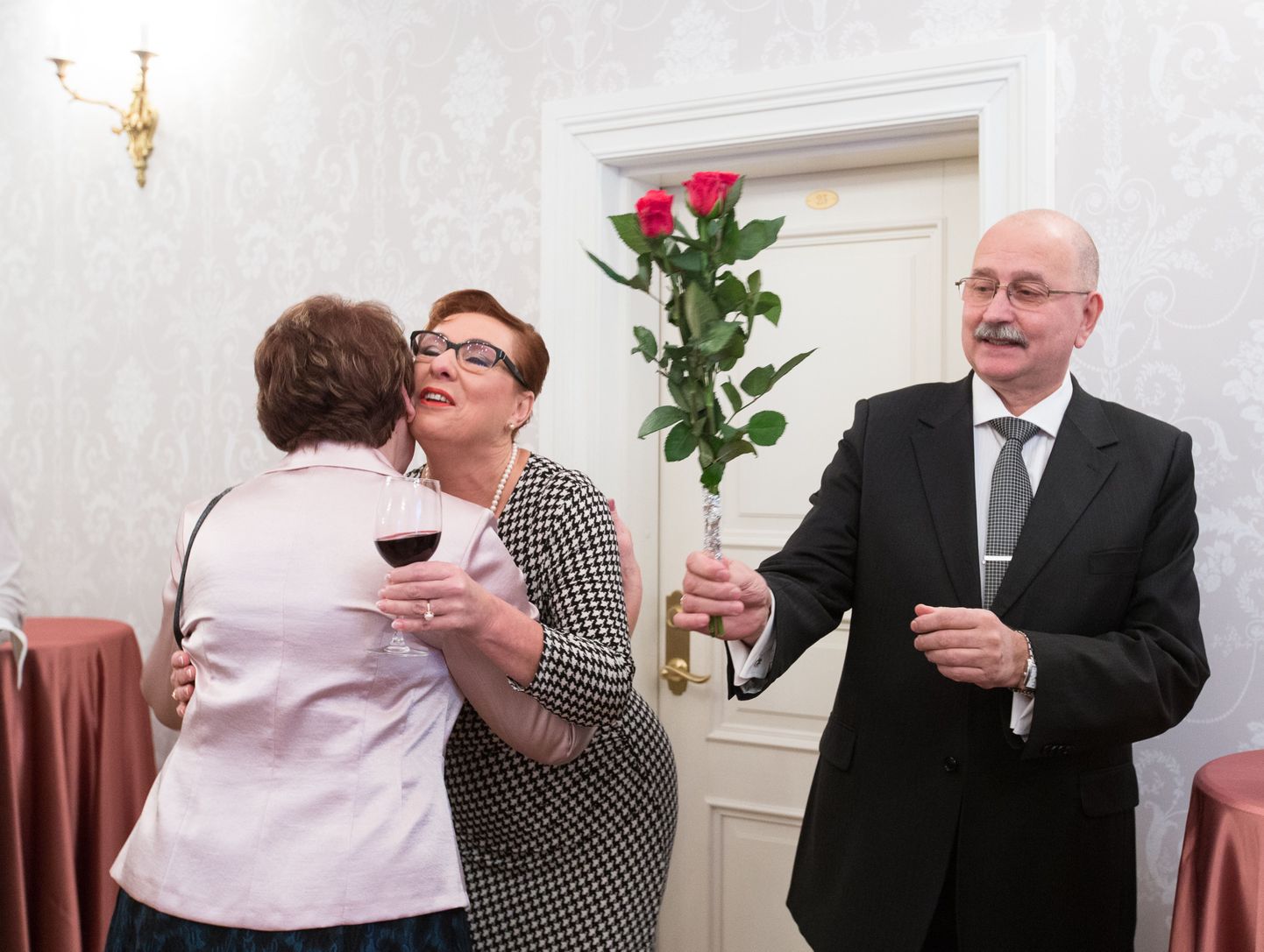 Tallinna abilinnapea, keskerakondlane Kalle Klandorf tähistas täna Poska majas oma 60. sünnipäeva.