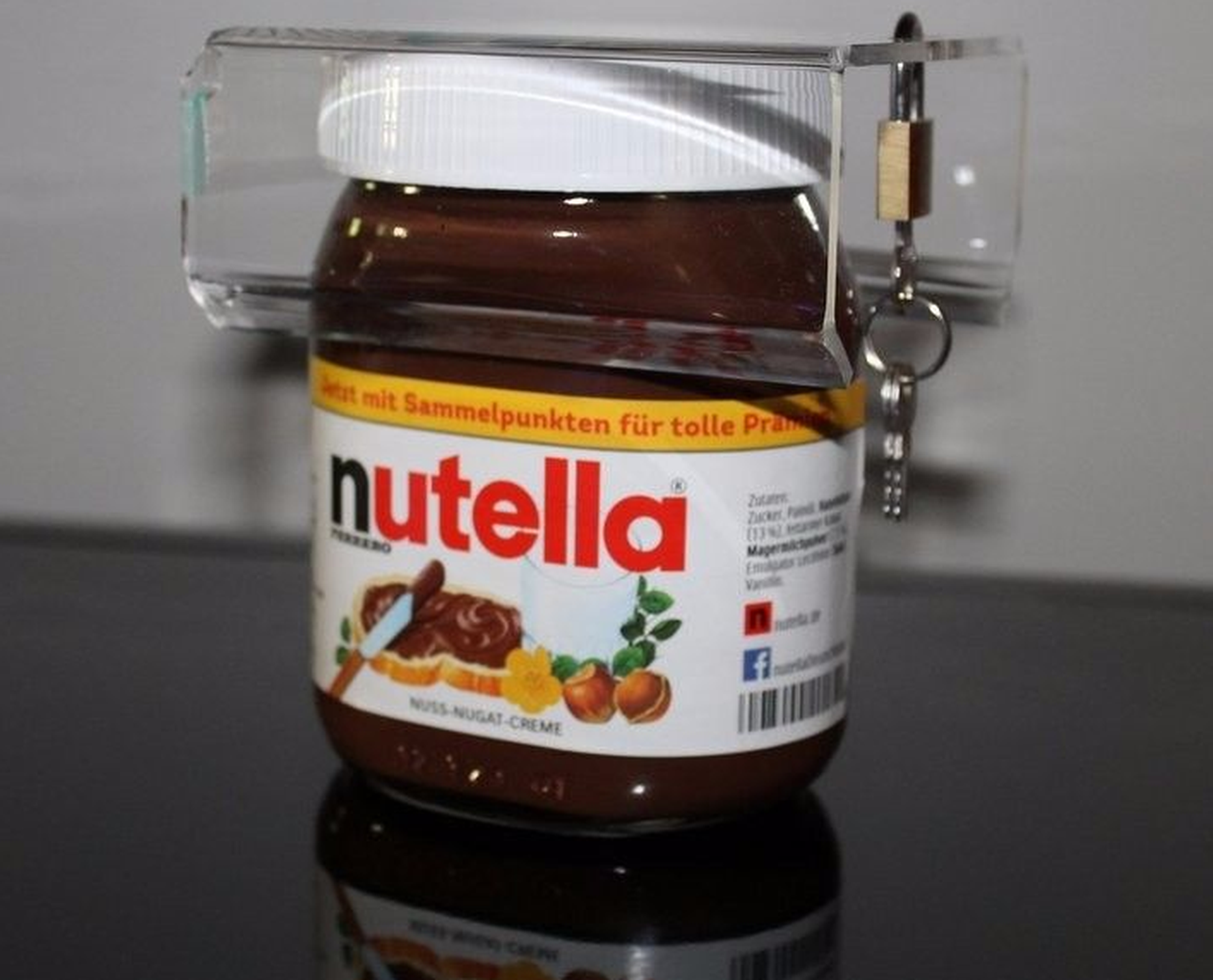 Lastelukk Nutellapurgile.