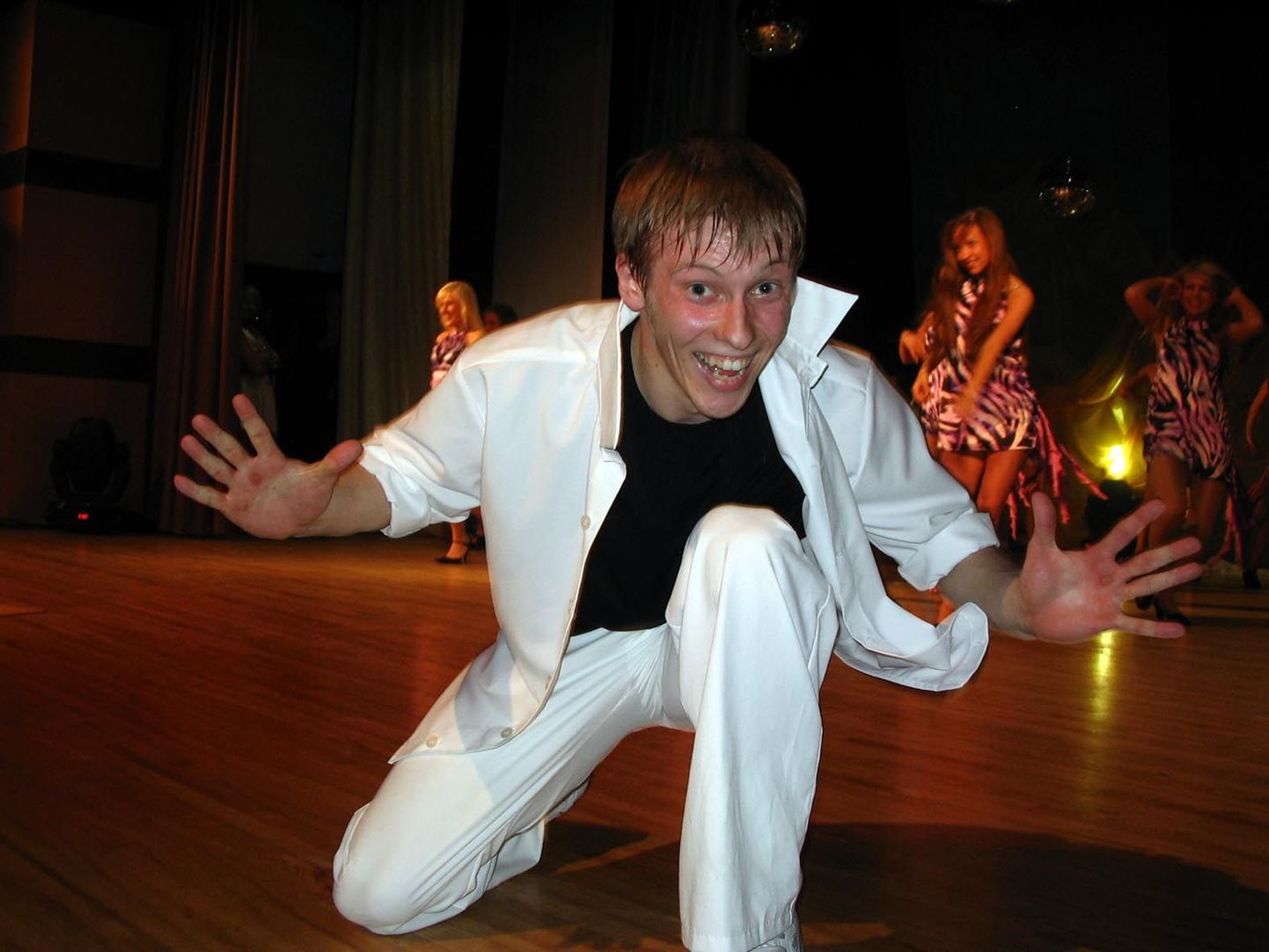 Aleksandr Beljakov soleeris Klaimi tantsus «Hei, mambo!».