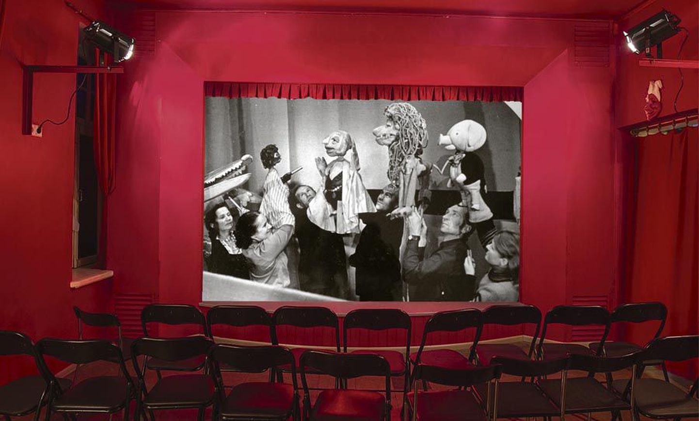 Soliidses eas Viljandi nukuteater jätkab laste rõõmustamist. Fotol on lava ja sisustus tänapäevast, lavale on aga toodud stseen seitsmekümnendate aastate esimeses pooles esietendunud Georgi Landau nukunäidendist «Ustav Jim».