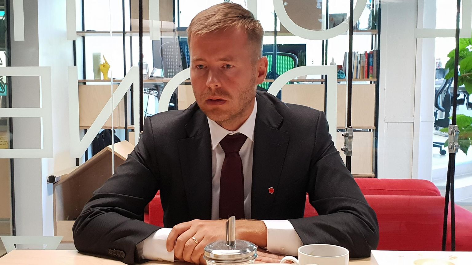 Ettevõtlus- ja infotehnoloogiaminister Rene Tammisti sõnul on rahvusvaheline avalike andmete päev hea meeldetuletus ka Eesti riigiasutustele, kes ei ole veel oma kogutavaid avalikke andmeid opendata.riik.ee lehele üles laadinud.