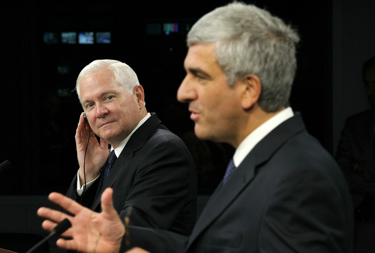 Prantsuse tollane kaitseminister Hervé Morin (paremal) ja tema USA kolleeg Robert Gates septembris Pentagonis.