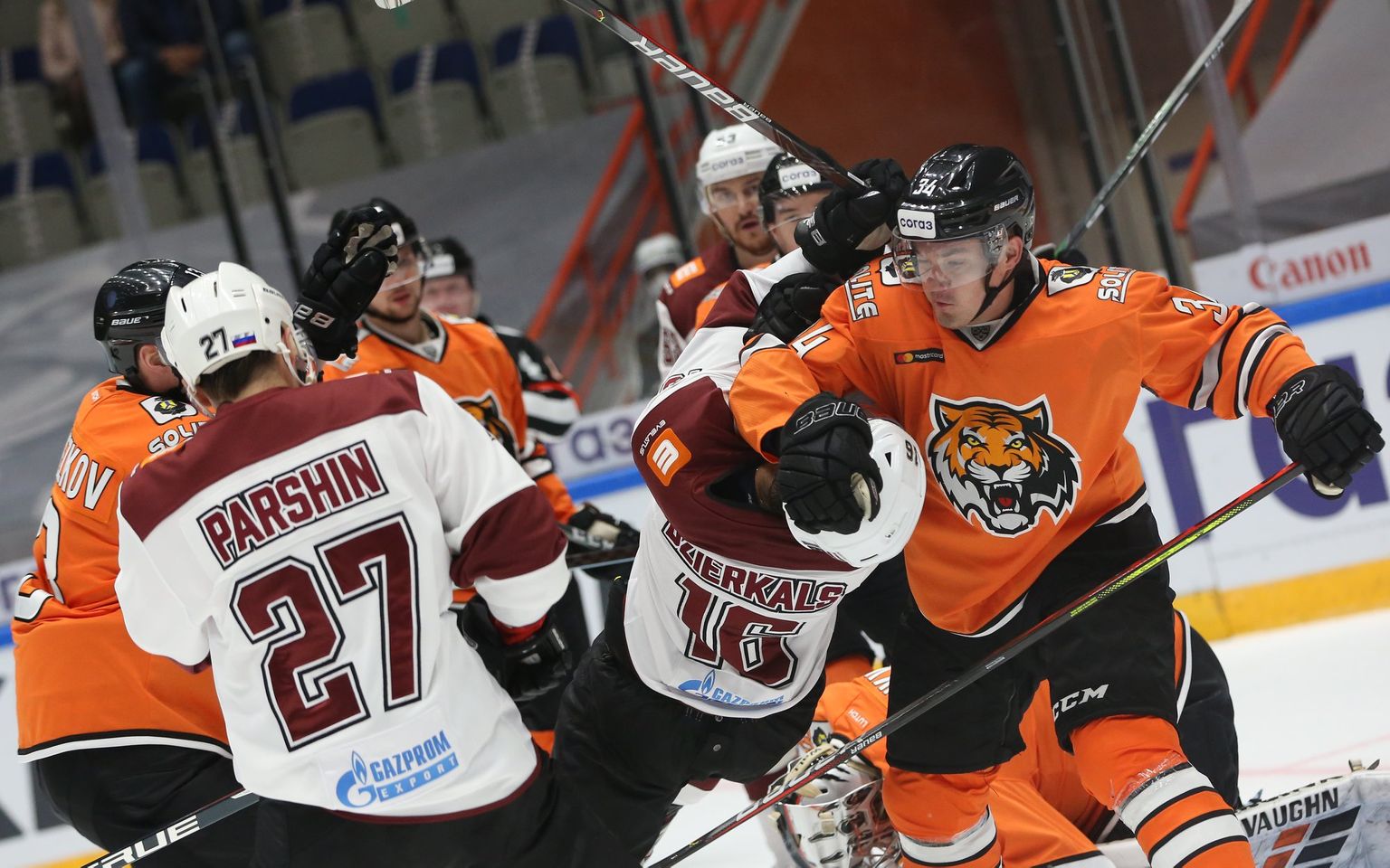Rīgas "Dinamo" un Habarovskas "Amur" hokejisti