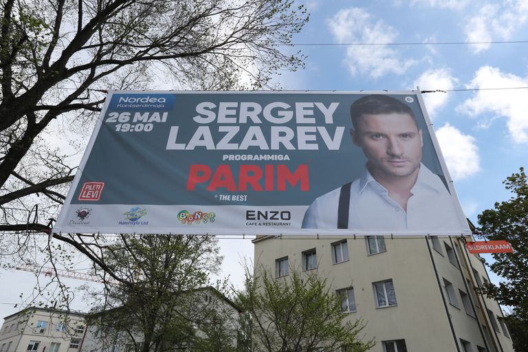 Venekeelne Sergei Lazarevi plakat asendati eestikeelsega.
