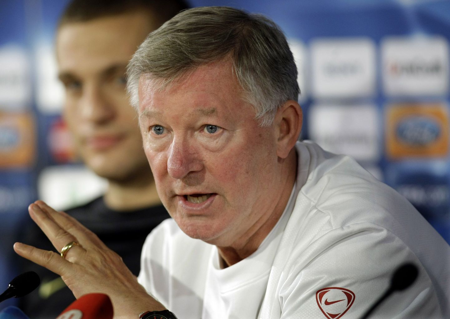 Manchester Unitedi peatreener Alex Ferguson pressikonverentsil.