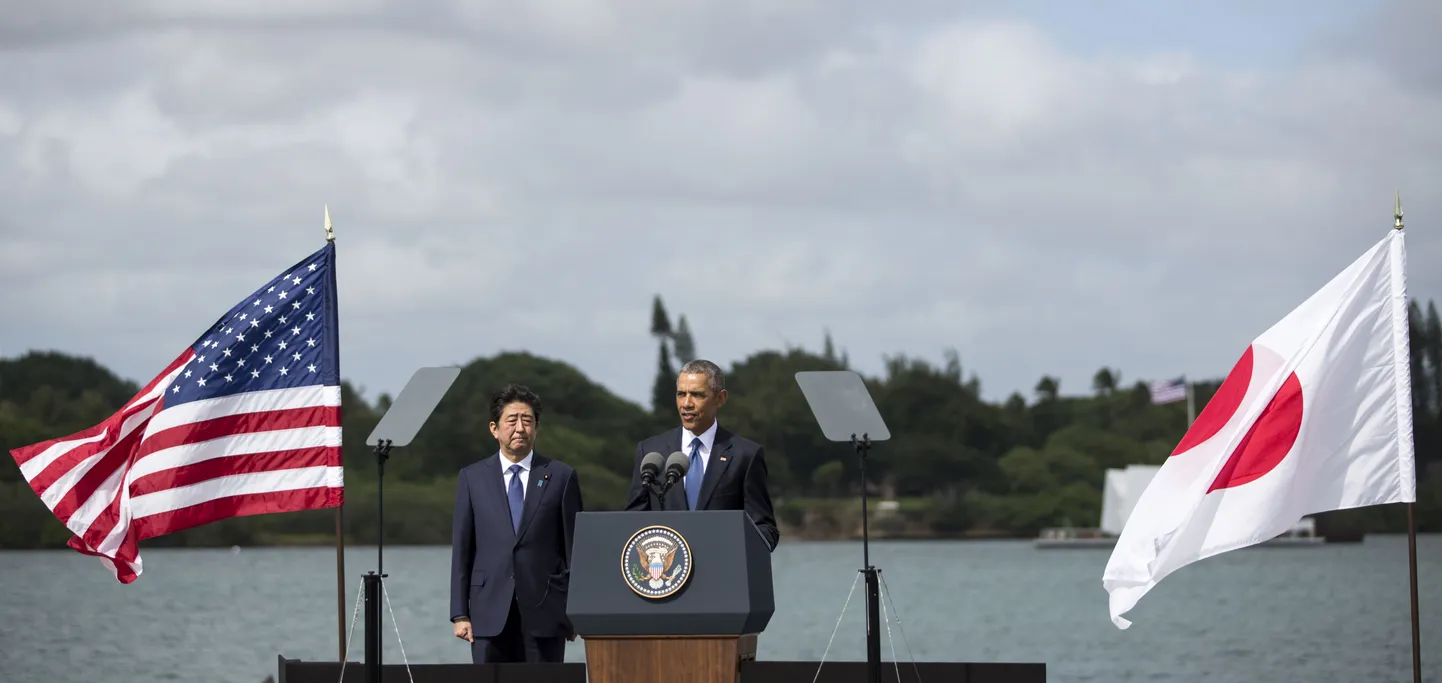 President Barack Obama ja peaminister Shinzo Abe Pearl Harboris.