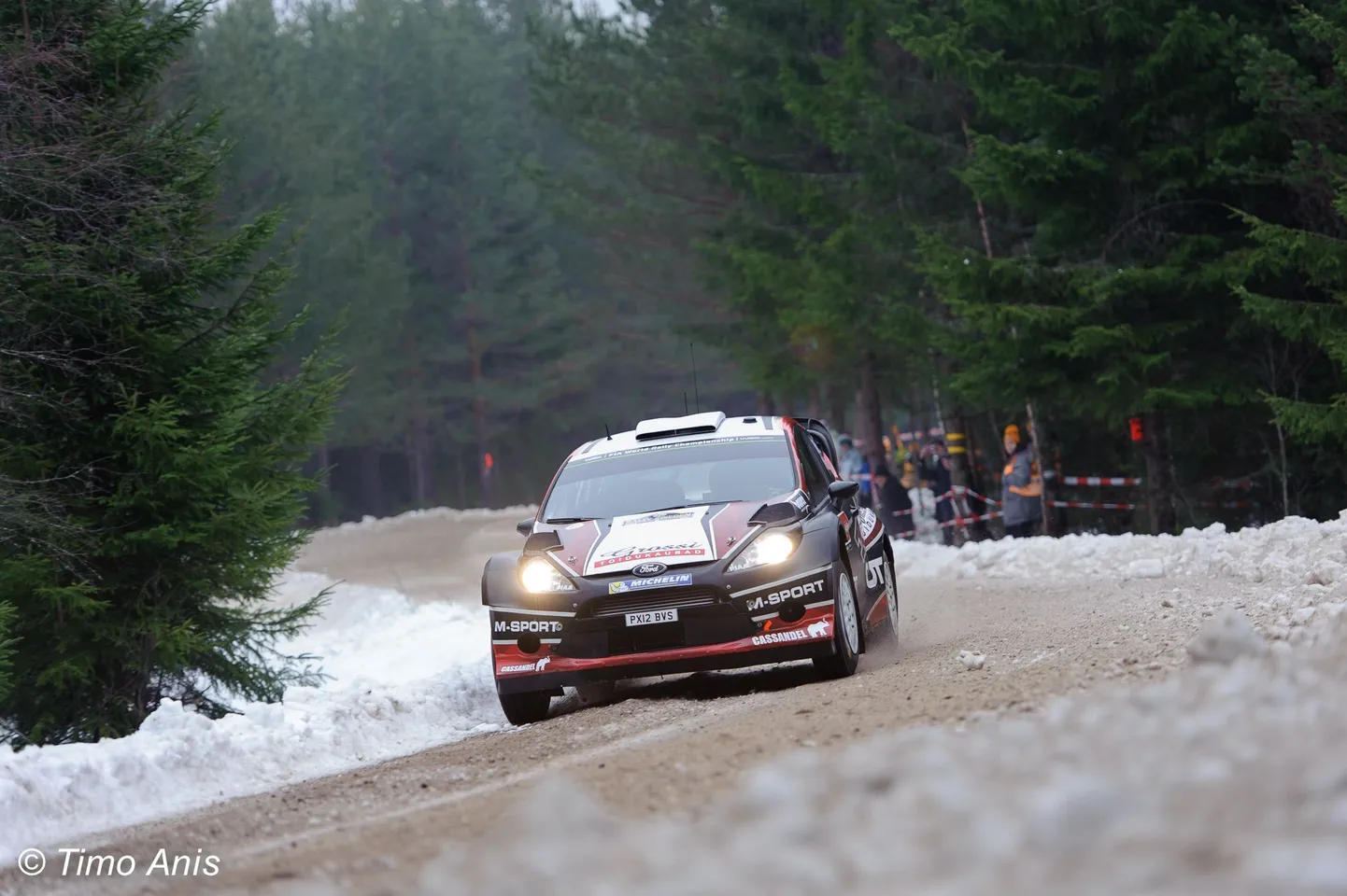 Taas WRC-masina rooli keerav Ott Tänak Rootsi rallil.