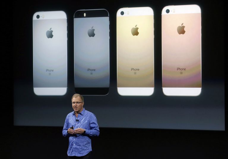 Apple asejuht Greg Joswiak tutvustas uut iPhone SEd