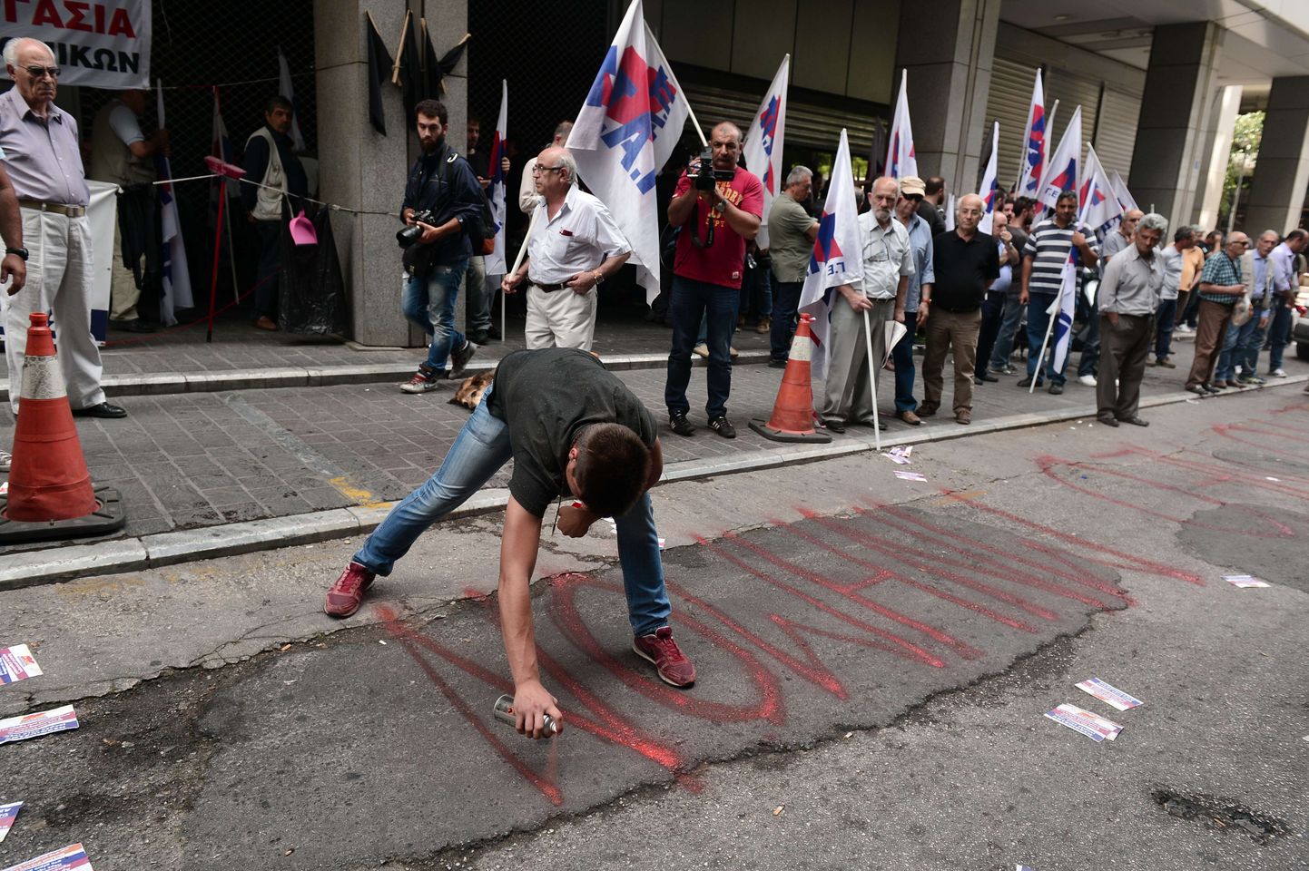 Kreeka kommunistliku kallakuga ametiühingu PAME töötajad protestivad IMFi ja Euroopa liidu kasinusleppe vastu.