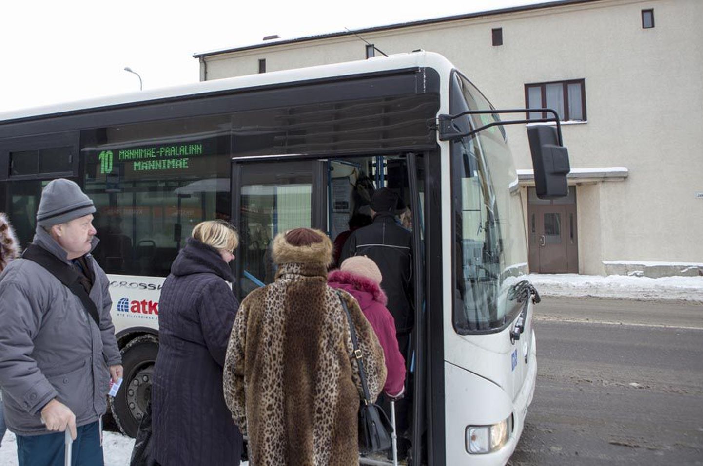 Viljandi valla eelarvekomisjon ei näinud põhjust, miks peaksid Viiratsis ja Jämejalal elavad pensionärid saama linnaliinibussiga tasuta sõita.